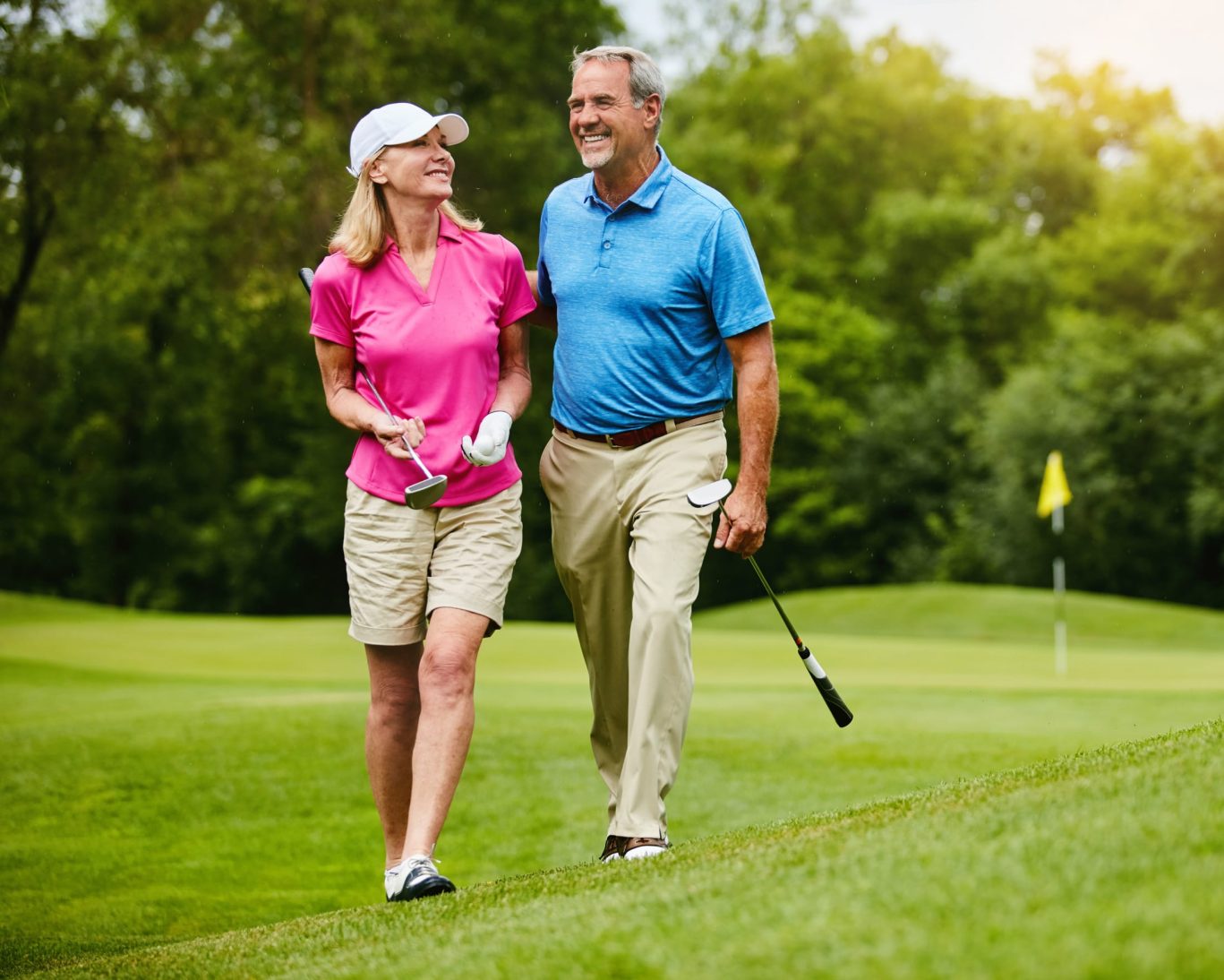 Couple enjoying a sunny day at El Cariso Golf Course, a scenic 18-hole course close to Economy Inn Sylmar.